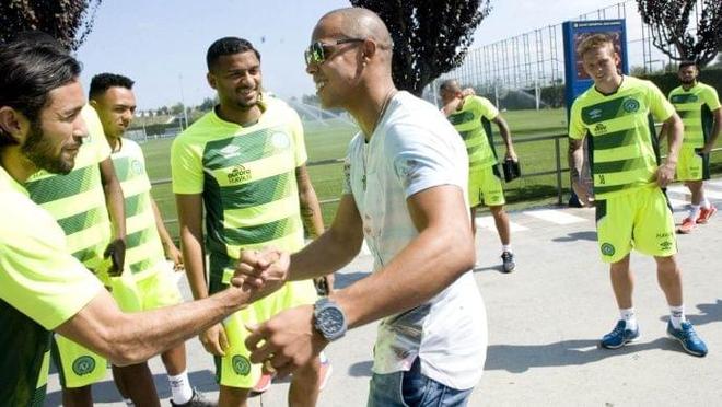 住这位天才 住这位天才